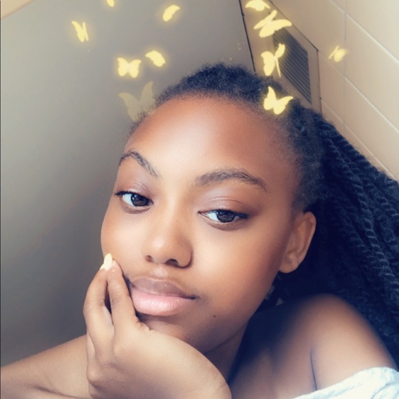 Meet your Posher, Aaliyah - Picture 1 of 1